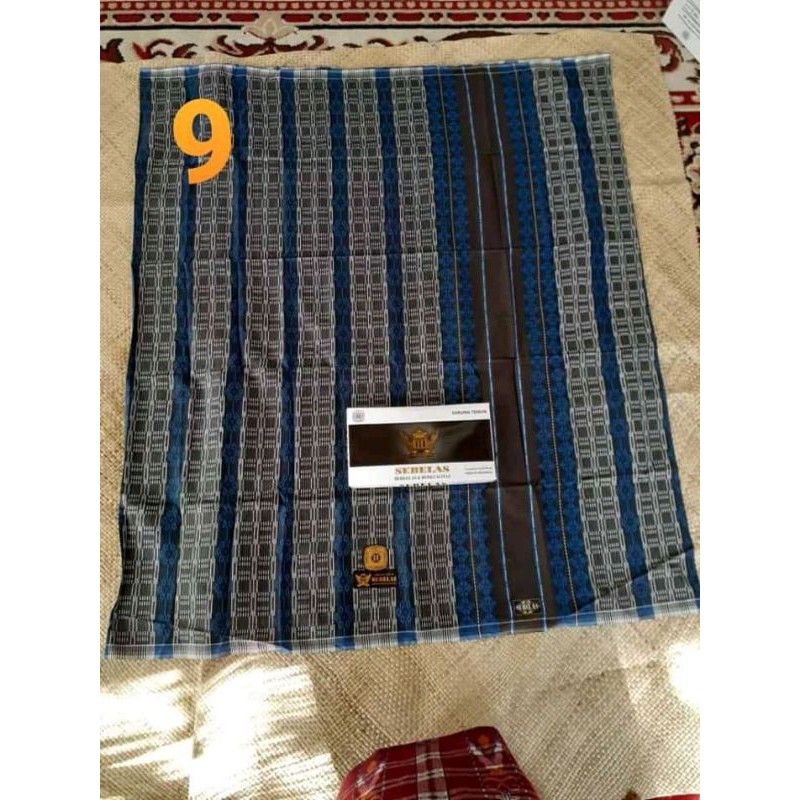Sarung tenun sebelas