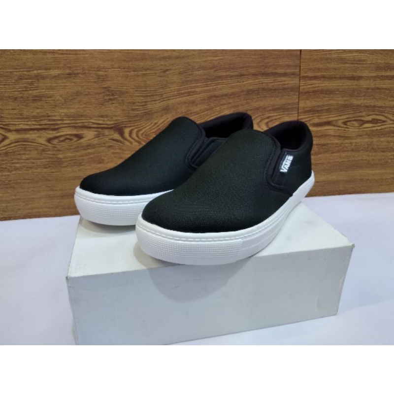 Sepatu Pria Slip On Vans Sneakers Kets Sorong Tanpa Tali Casual Pria Model Baru Slop Kualitas Terbaik