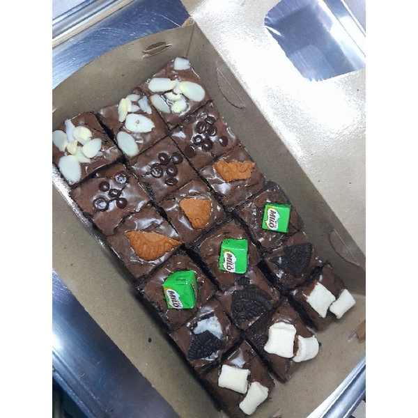 

Fudgy Brownies Mix Topping