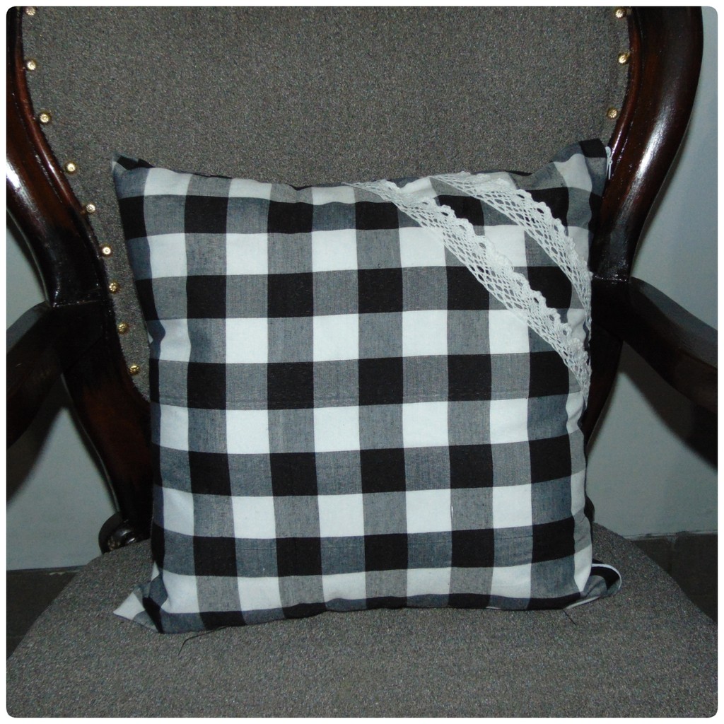 Paket 2 Sarung Bantal Sofa RENDA NYAMPING/Kursi Sopa uk 40x40 cm Taplak Meja uk 30x150 cm Estetik Motif Kotak dari Ismi Store