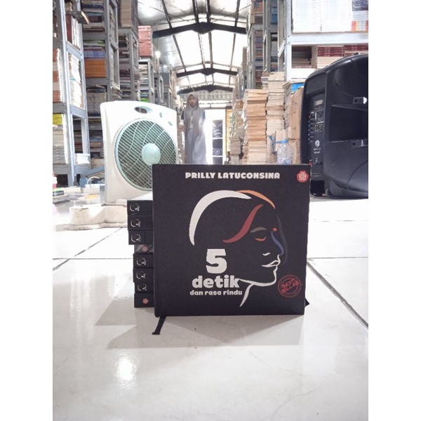 BUKU 5 Detik dan Rasa Rindu