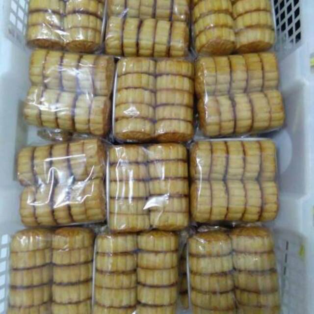 

Kue pia isi kacang hijau (maknyus)