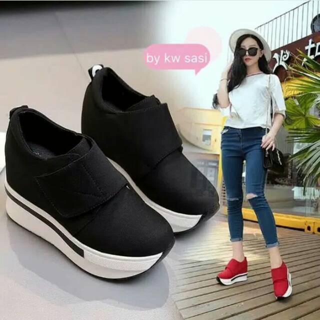 menjual SepatuBoots Wanita Sepatu Kickers Wanita