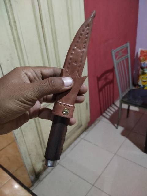 Pisau baja putih