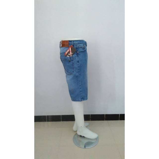 Celana jeans pendek jumbo merek faza fashion terbaru