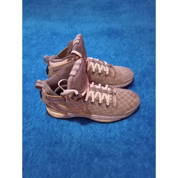 Sepatu Adidas Basket