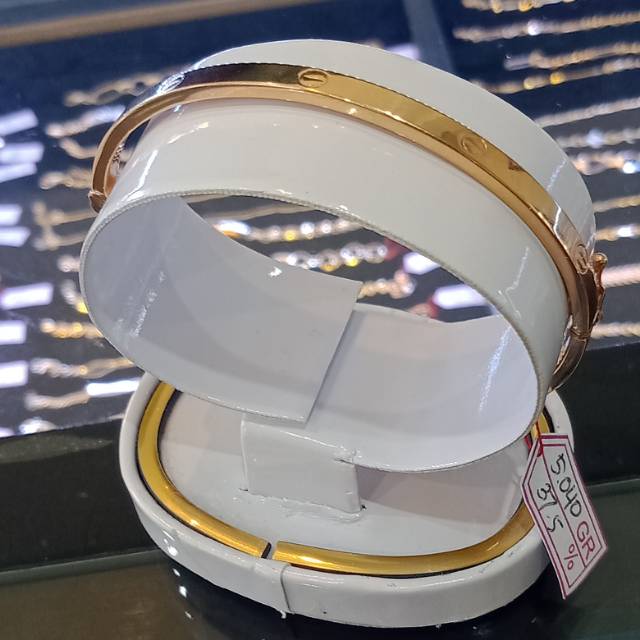 Gelang emas cartier kadar 375..