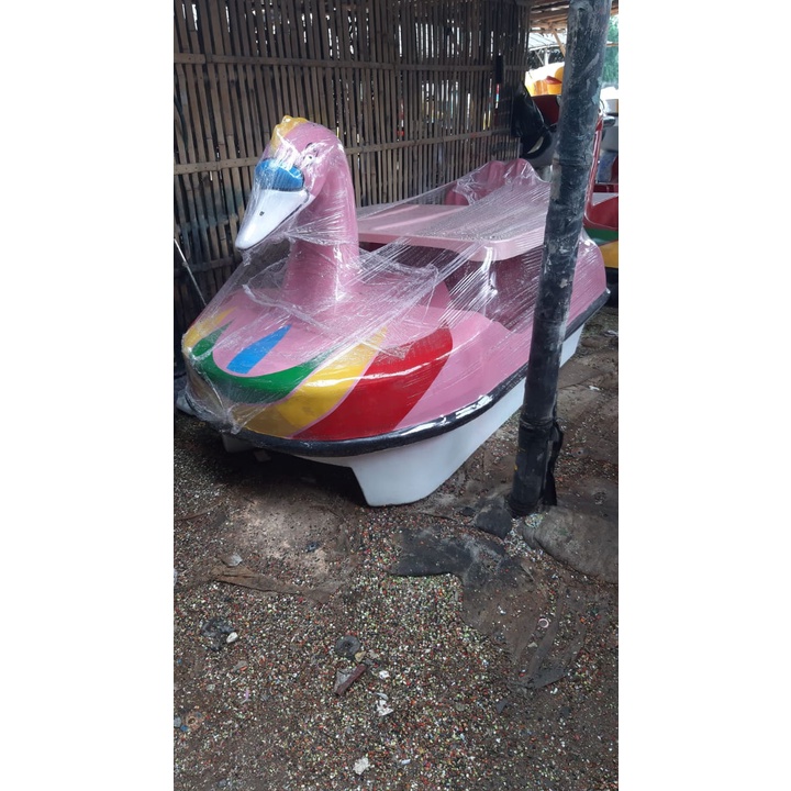 sepeda air bebek mini,sepeda air bebek kecil,perahu sepeda air gowes