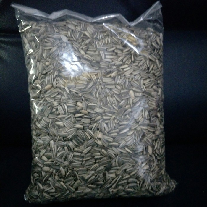 kuaci burung / kuaci pakan burung / kuaci 1kg