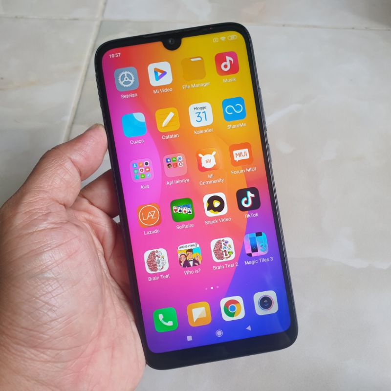 xiaomi redmi 7 3/32 ram 3gb rom 32gb second normal siap pakai