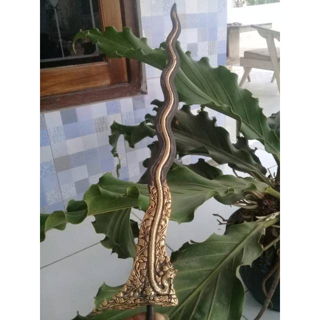 Keris Nogo Sosro Kinatah Kuning Sepuh Emas