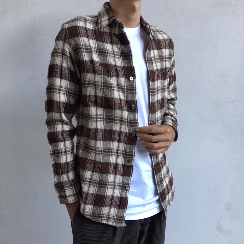 Outer Wool Flanel Motif Vintage Warna Coklat