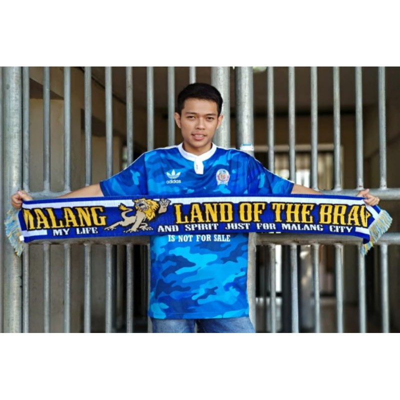 Syal AREMA 1987 - MALANG LAND OF THE BRAVE BL159 (bahan halus, rajutan rapat, gambar detail)