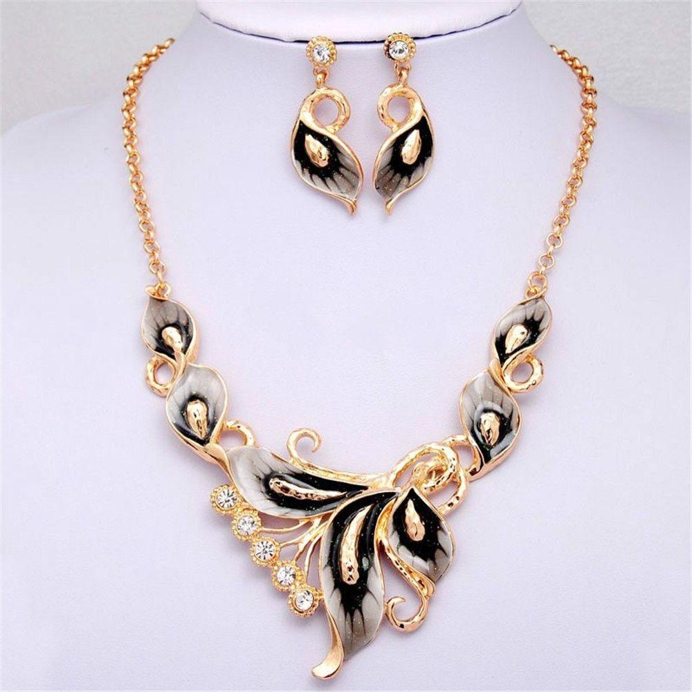 Set Kalung Rantai Dengan Liontin Kupu-Kupu + Bunga Untuk Wanita Butterfly