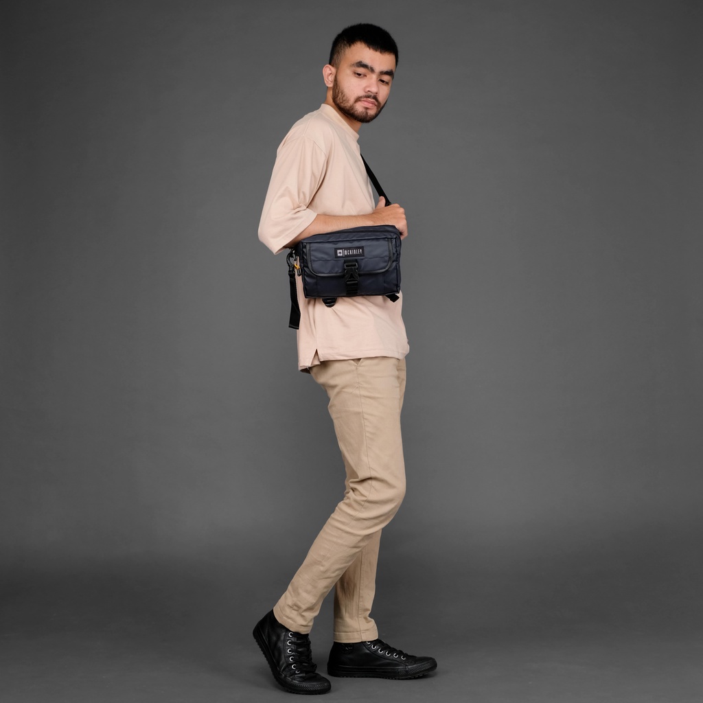 MORIA NAVY - Tas Selempang Sling Bag Multifungsi Pria Wanita unisex - Original