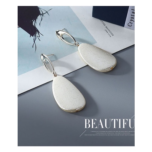 LRC Anting Tusuk Fashion White Pearl Geometric Hollow Alloy Stud Earrings Y63793