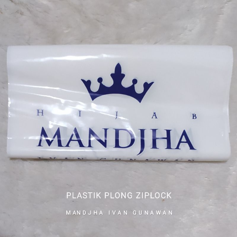 

PLASTIK PLONG ZIPLOCK MANDJHA TEBAL PUTIH 25 X 30 CM ECERAN MUAT 2 BOX HIJAB