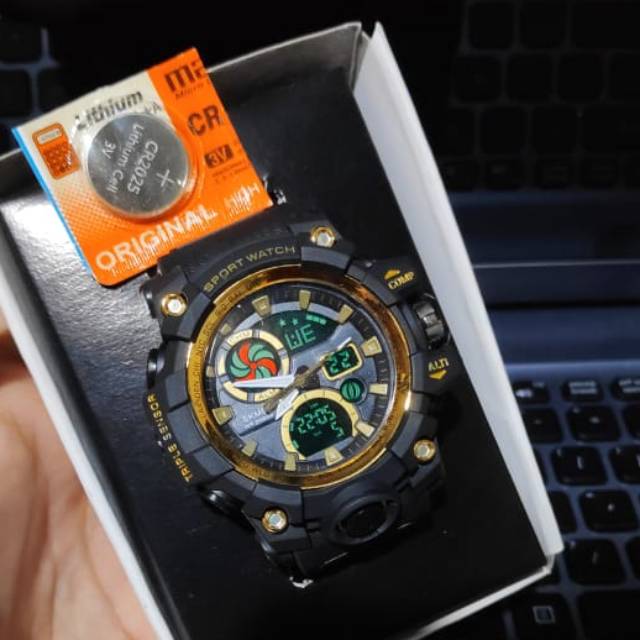 Jam Tangan Sport Pria hitam list gold