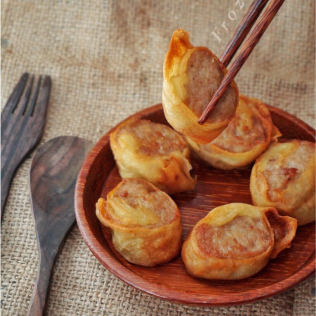 

Egg Chicken Roll jumbo isi 3 roll (bisa dipotong jadi 18pcs)