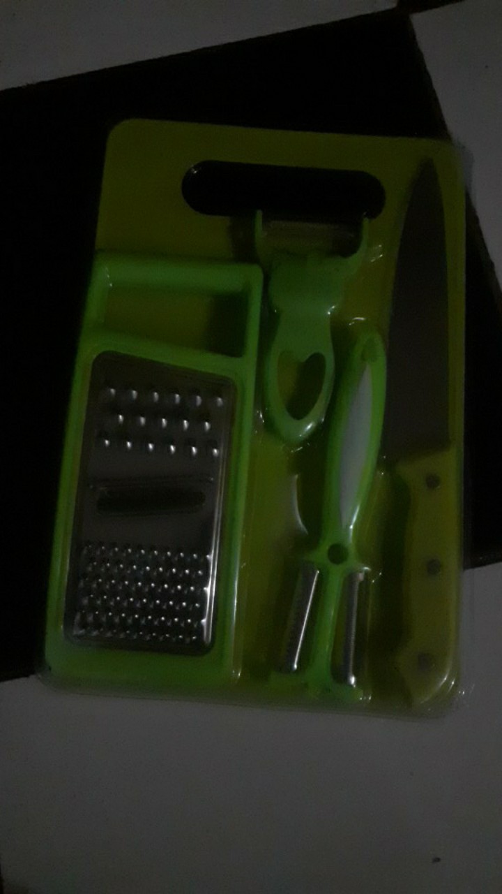 Parutan + Pisau + Talenan + Peeler + Gunting 5in1