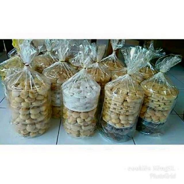 

Paket kue lebaran