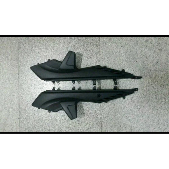 body tengah Tutup Aki Vario 110 Karbu