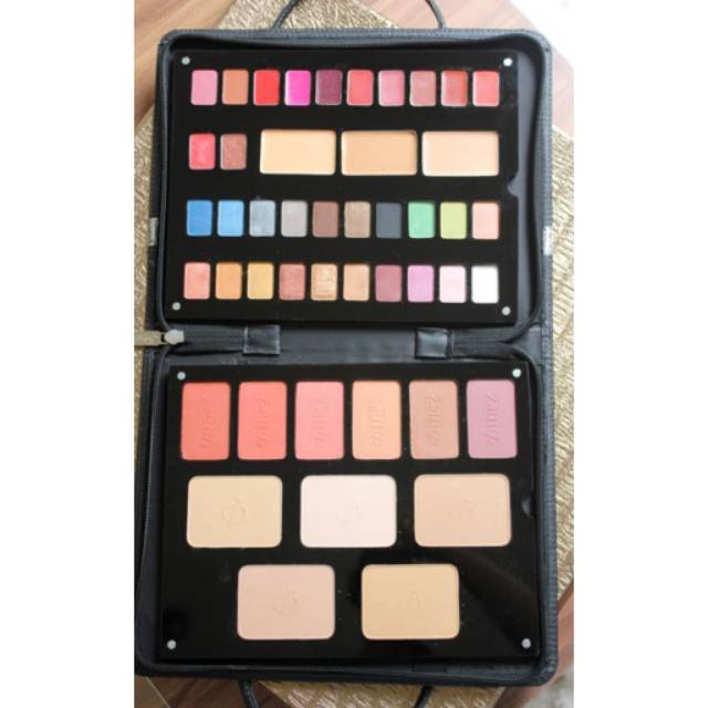 INEZ Cosmetics Palette With Luxury Pack