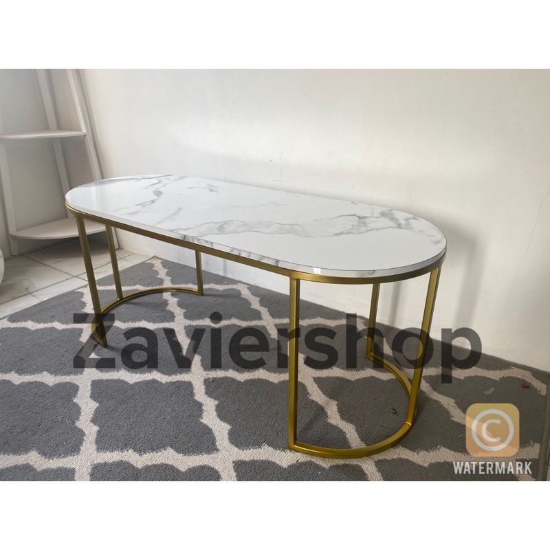 Meja minimalis ruang tamu oval