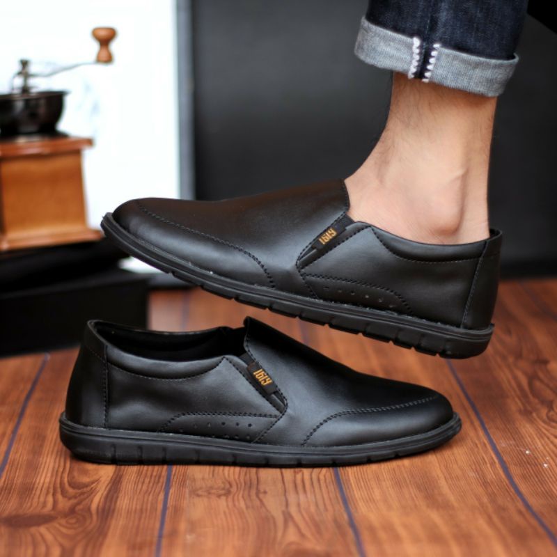 Sepatu Casual Pria Sepatu Slip On Hitam Slop Kasual Santai Spatu Main Kerja Formal Trendi