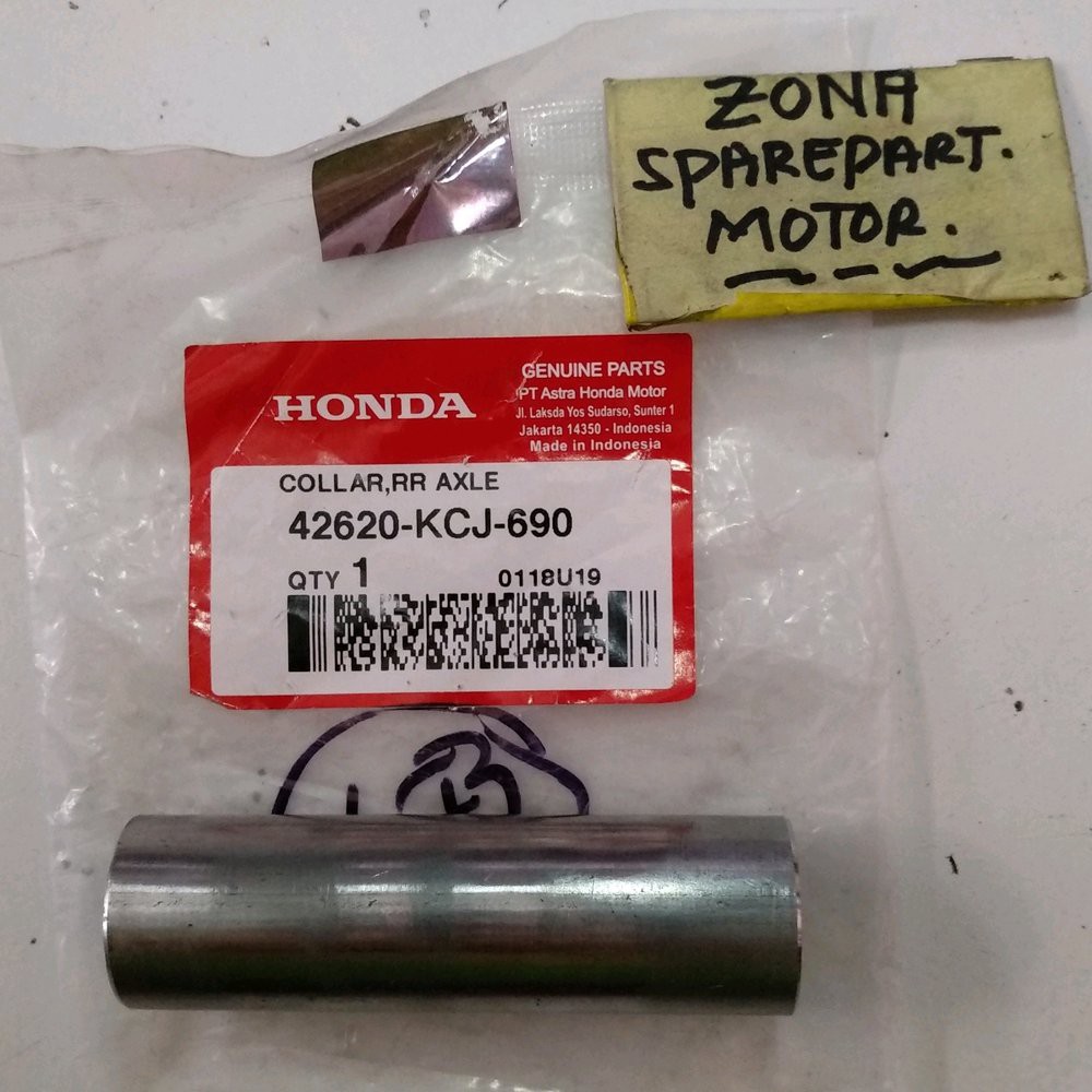 Collar Axle rear Bushing Tromol belakang Tiger AHM 42620 KCJ 690
