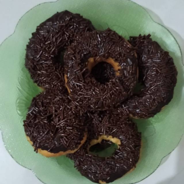 

Donut coklat dan gula