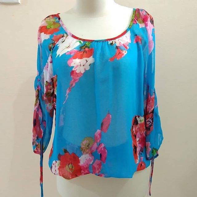Preloved blus atasan wanita bahan sifon graphis