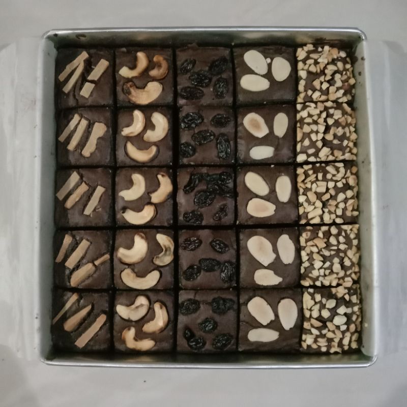 

BROWNIES PANGGANG COKELAT / GREENTEA / MATCHA