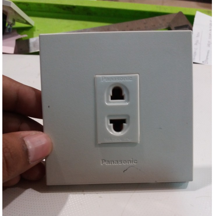 Panasonic Style E Putih Stop Kontak Mata Universal + Frame ( WESJ 78019W + WEJ 10919 )