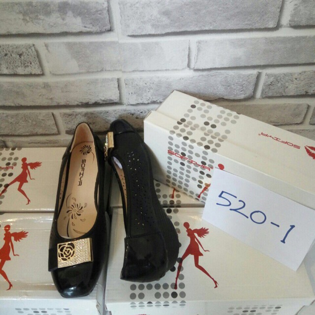 sepatu wanita sofiya