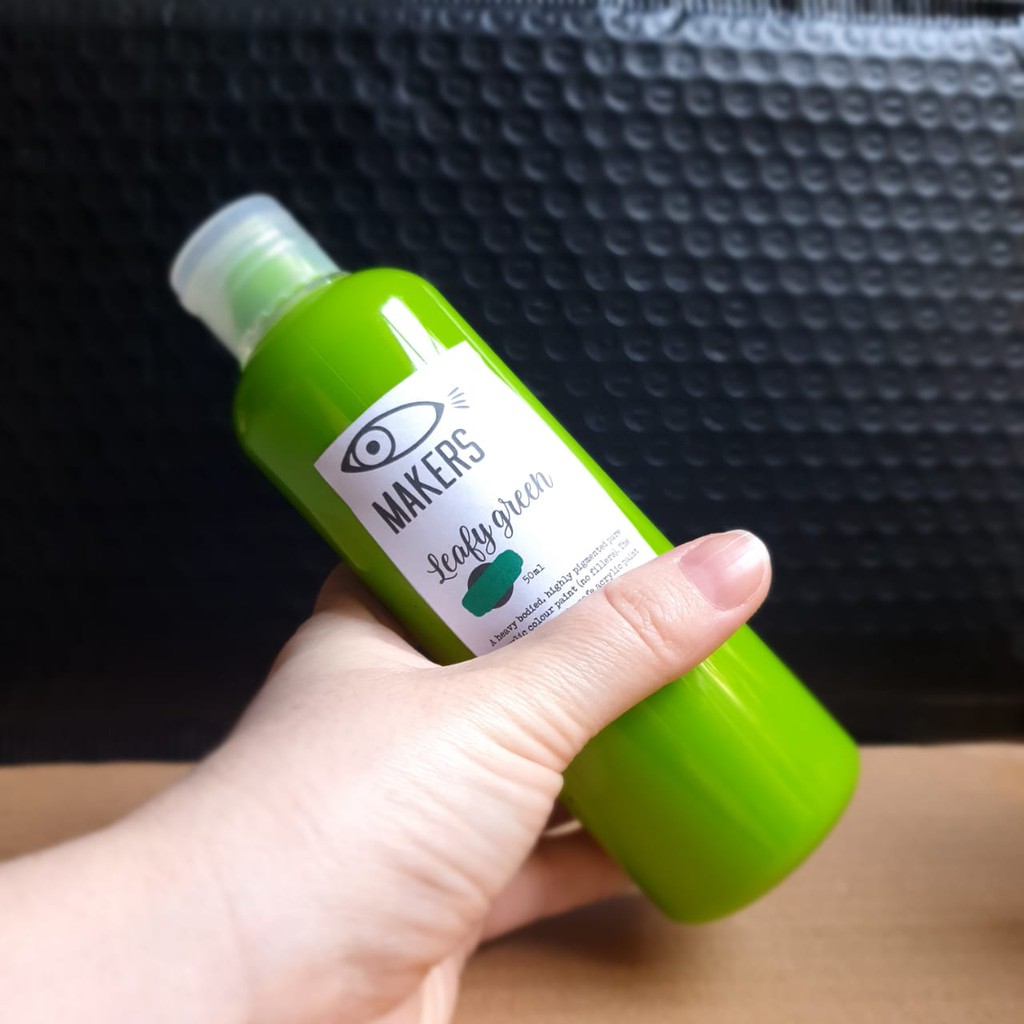 

Leafy Green Acrylic Paint 250ml for pouring, fabric and ceramic.