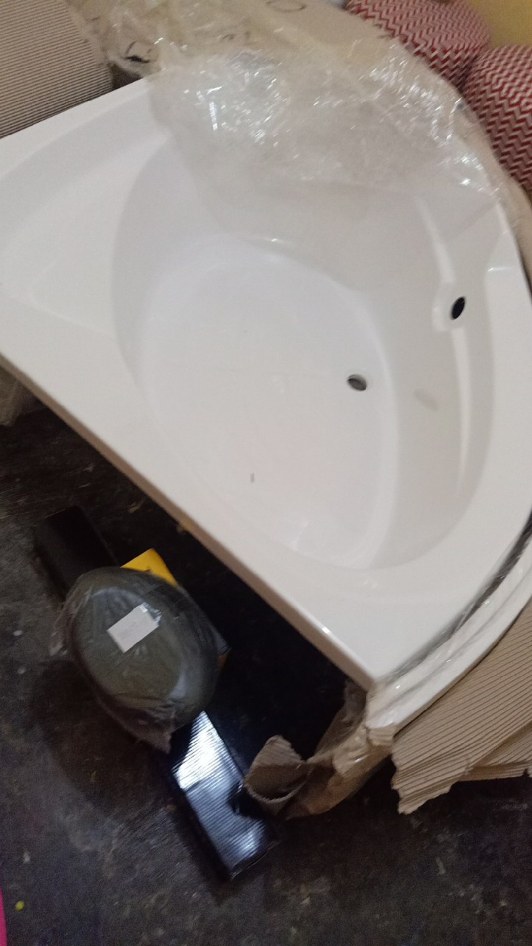 Paket Komplit Bathtub Sudut Stella Acrylic + Avur + Bantal + Kran Mixer