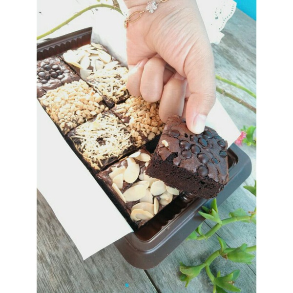

TERMURAH FUDGY BROWNIES SKAT UKURAN 20*10CM