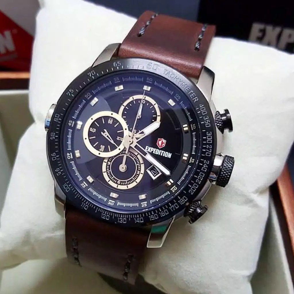 Expedition E 6372 pria tali kulit coklat