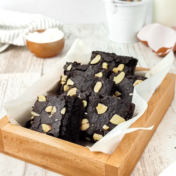 

20 cm x 20 cm (Gluten Free) Premium Fudgy Brownie Signature Java Truffle