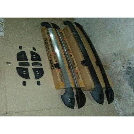 Roof Rail Kaki Rack Di Atas Mobil Mitsubishi Expander
