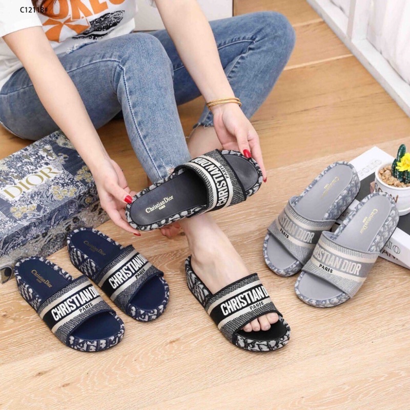 

Sandal wanita CD C12118