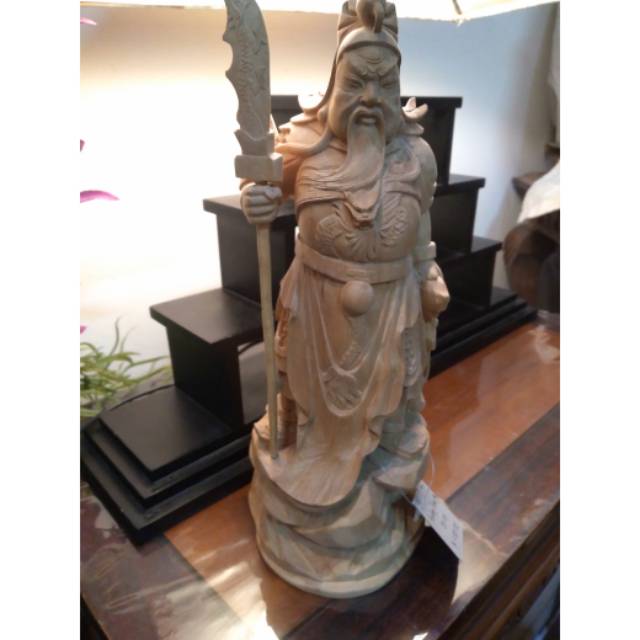 Patung kwannkong cendana ukiran kayu asli