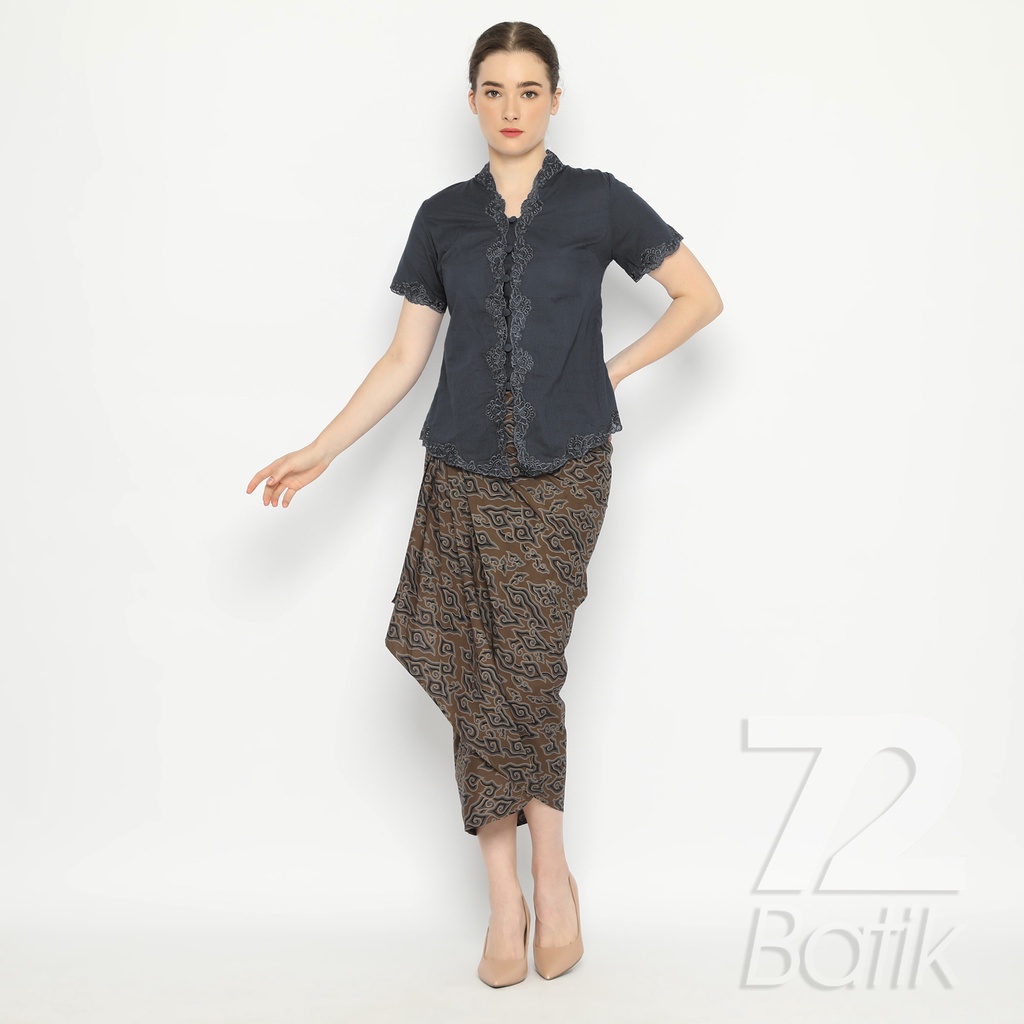 BATIK COUPLE MODERN  Kemeja Rok Lilit Instan Batik Pria Lengan Panjang Slimfit Premium Mega Mendung Coklat Hitam 723640 Cap 72 - Baju Kemeja Atasan Pakaian Batik Couple Cople Pria Cowok Laki Laki Remaja Keluarga Lengan Panjang Modern Slimfit Kekinian