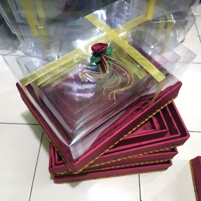 

Box/Kotak Hantaran Seserahan Isi 4 *Maroon*