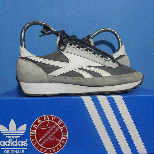 harga reebok aztec classic