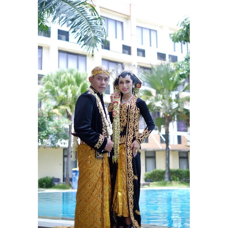 set bludru pengantin/kebaya pengantin/kutubaru bludru/kebaya dan beskap sepasang (free selop)