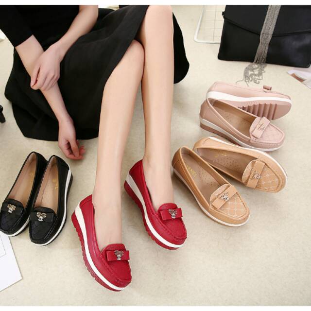 Sepatu chanel logo 0366-A120. (A25)