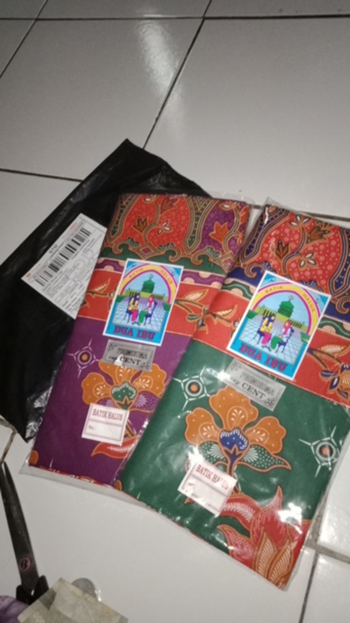 Sarung Batik Wanita Dua Ibu Cap Cent