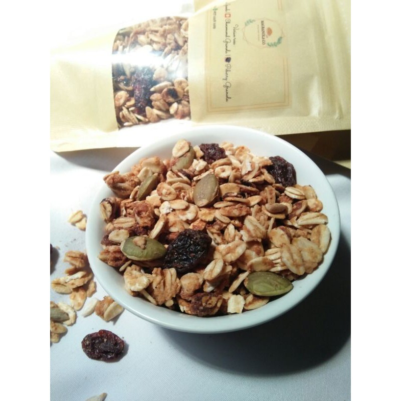 

Nut-berry Magranola (granola rasa kacang / cemilan sehat) 50gr
